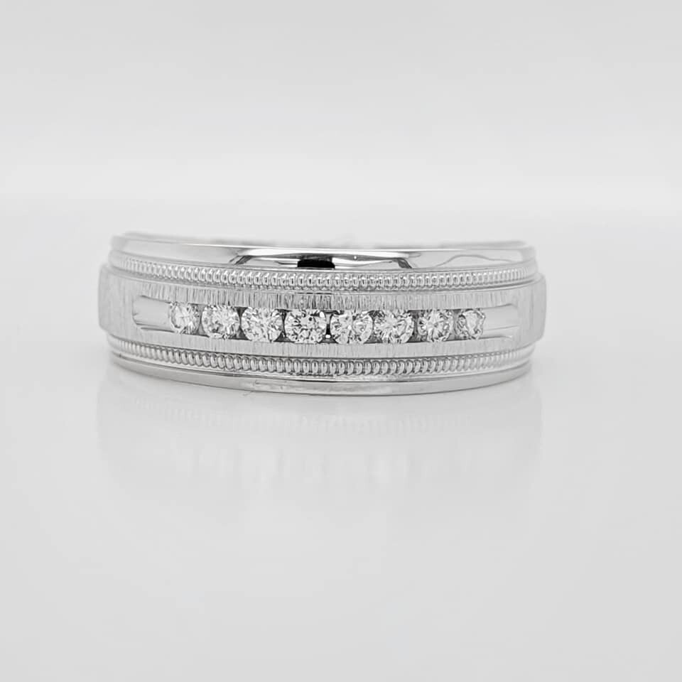 Estate 14kt White Gold Diamond Channel Band Estate 14kt White Gold Diamond Channel Band