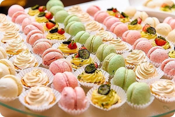 8 МАРТА В ОФИСЕ: ДЛЯ КРАСОТОК
