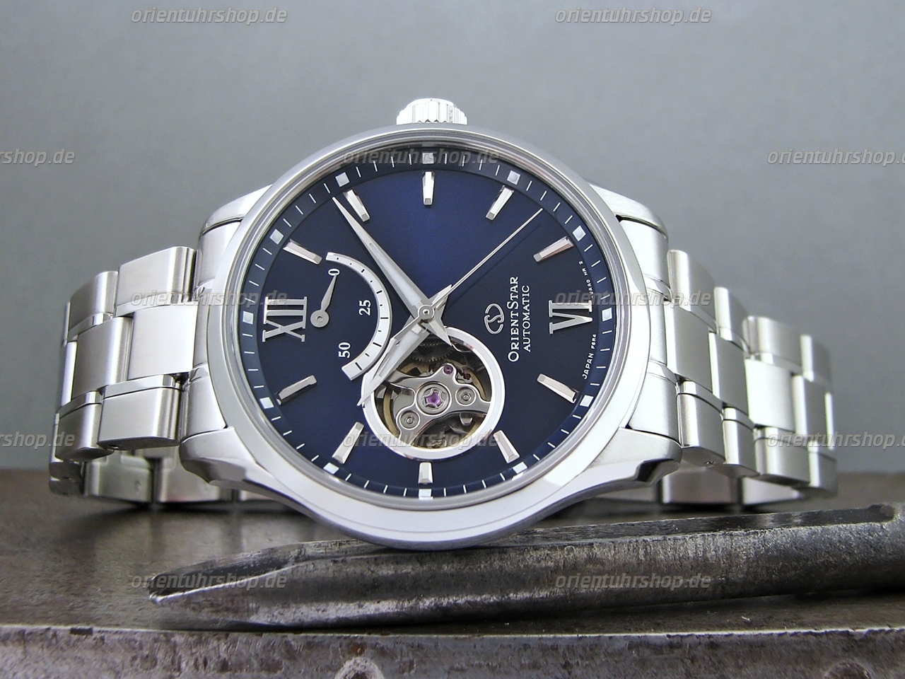 Orient Star Open Heart Automatik Herrenuhr RE-AT0001L00B Orient Star Open Heart Automatik Herrenuhr RE-AT0001L00B