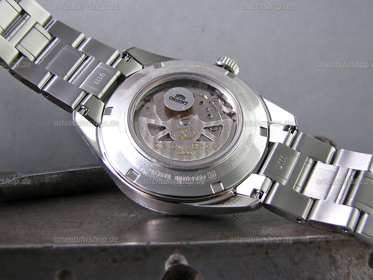 Orient Star Open-Heart Automatik Herrenuhr RE-AV0003L00B Orient Star Open-Heart Automatik Herrenuhr RE-AV0003L00B