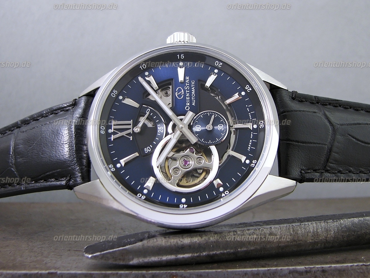 Orient Star Open-Heart Automatik Herrenuhr RE-AV0005L00B Orient Star Open-Heart Automatik Herrenuhr RE-AV0005L00B