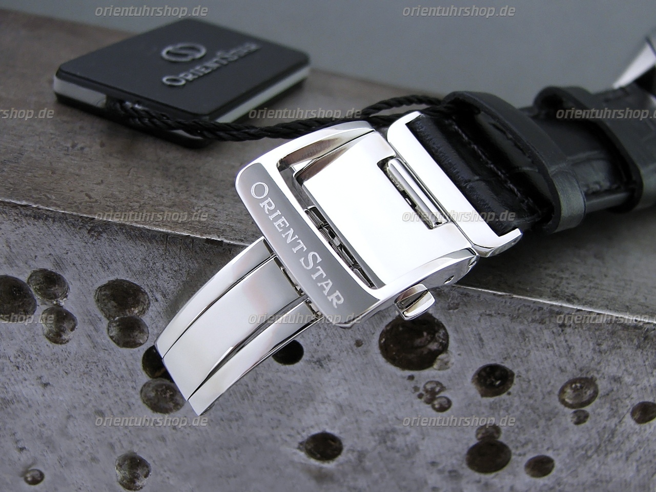 Orient Star Open-Heart Automatik Herrenuhr RE-AV0005L00B Orient Star Open-Heart Automatik Herrenuhr RE-AV0005L00B