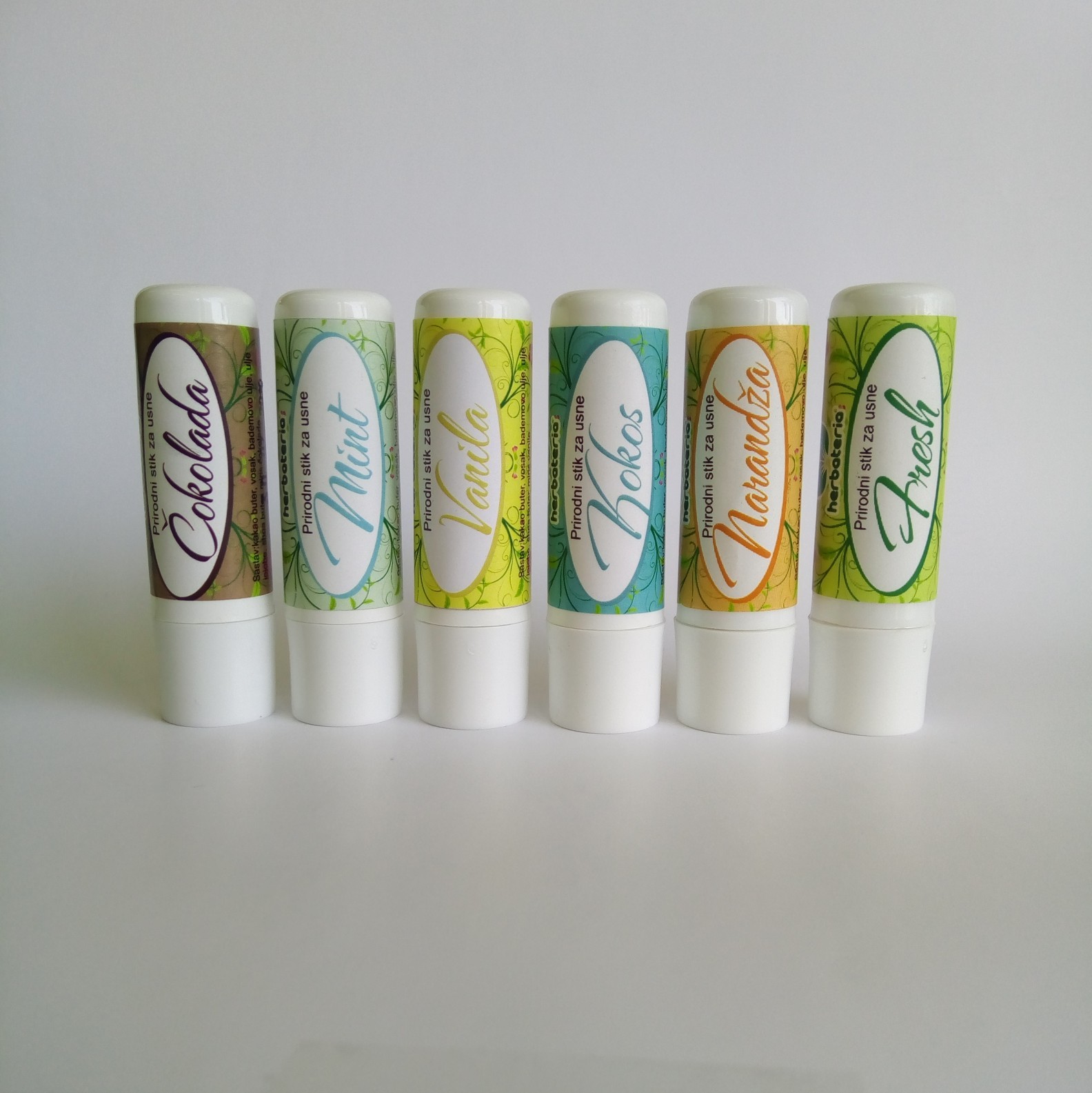 Poklon set (lavandino ulje 30 ml, stik za usne, hranljiva maska 100 ml)