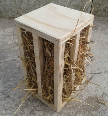Small Pine Ply Wood Hay Rack Cage Toy Rabbit Guinea Pig