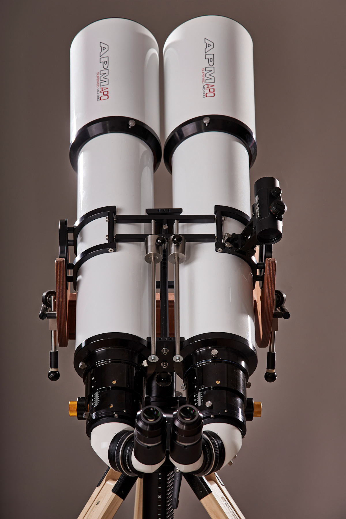 APM EMS SD Apo Bino 140mm F 7 Telescope in stock Vendor and