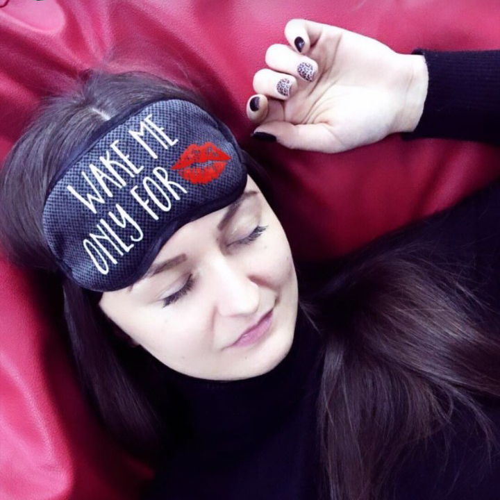 Маска для сна Wake me only for kiss Маска для сна Wake me only for kiss
