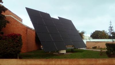 myCleantechSolarTracker™ - frei stehende der Sonne nachgeführte komplette Solar Anlage zur Strom- / Energieerzeugung myCleantechSolarTracker™ - frei stehende der Sonne nachgeführte komplette Solar Anlage zur Strom- / Energieerzeugung