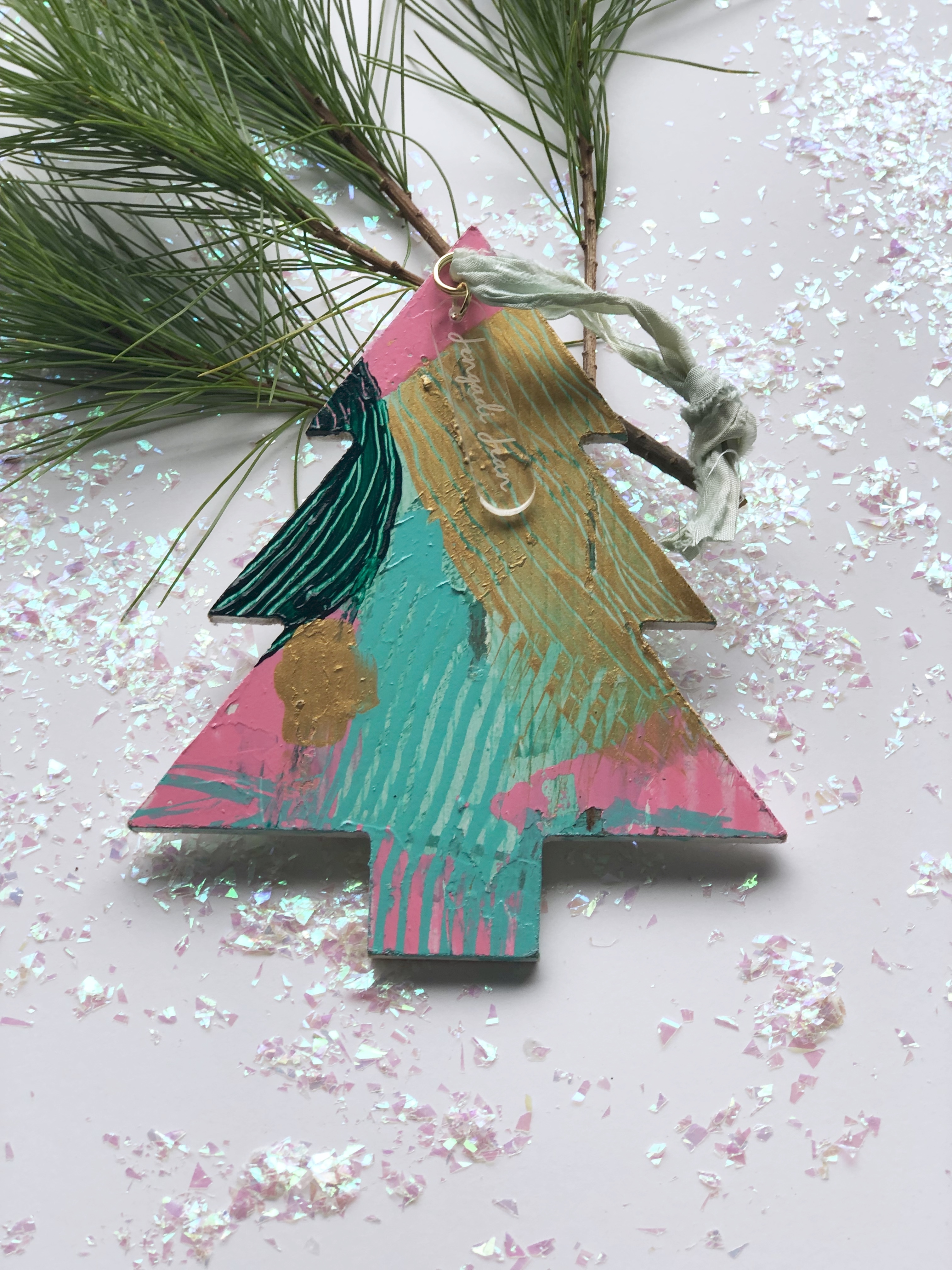 Ornament No. 10 00128
