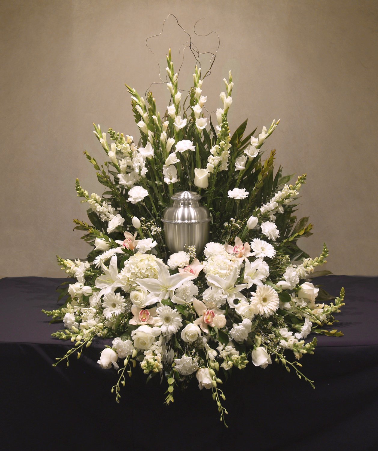 Angelic Urn Spray Angelic Urn Spray