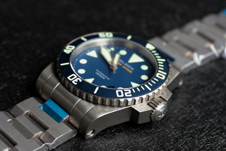 Helson shark sales diver 38