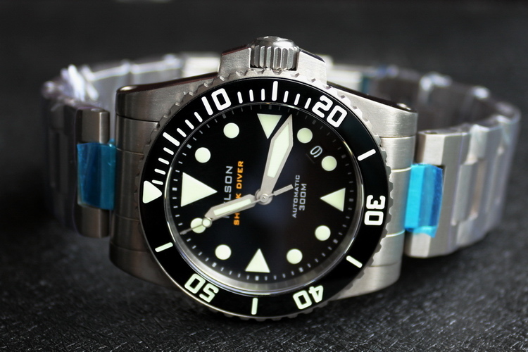 helson shark diver 38