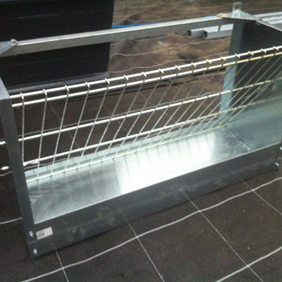 ophangbare hooiruif met voerbak 1 meter 00289