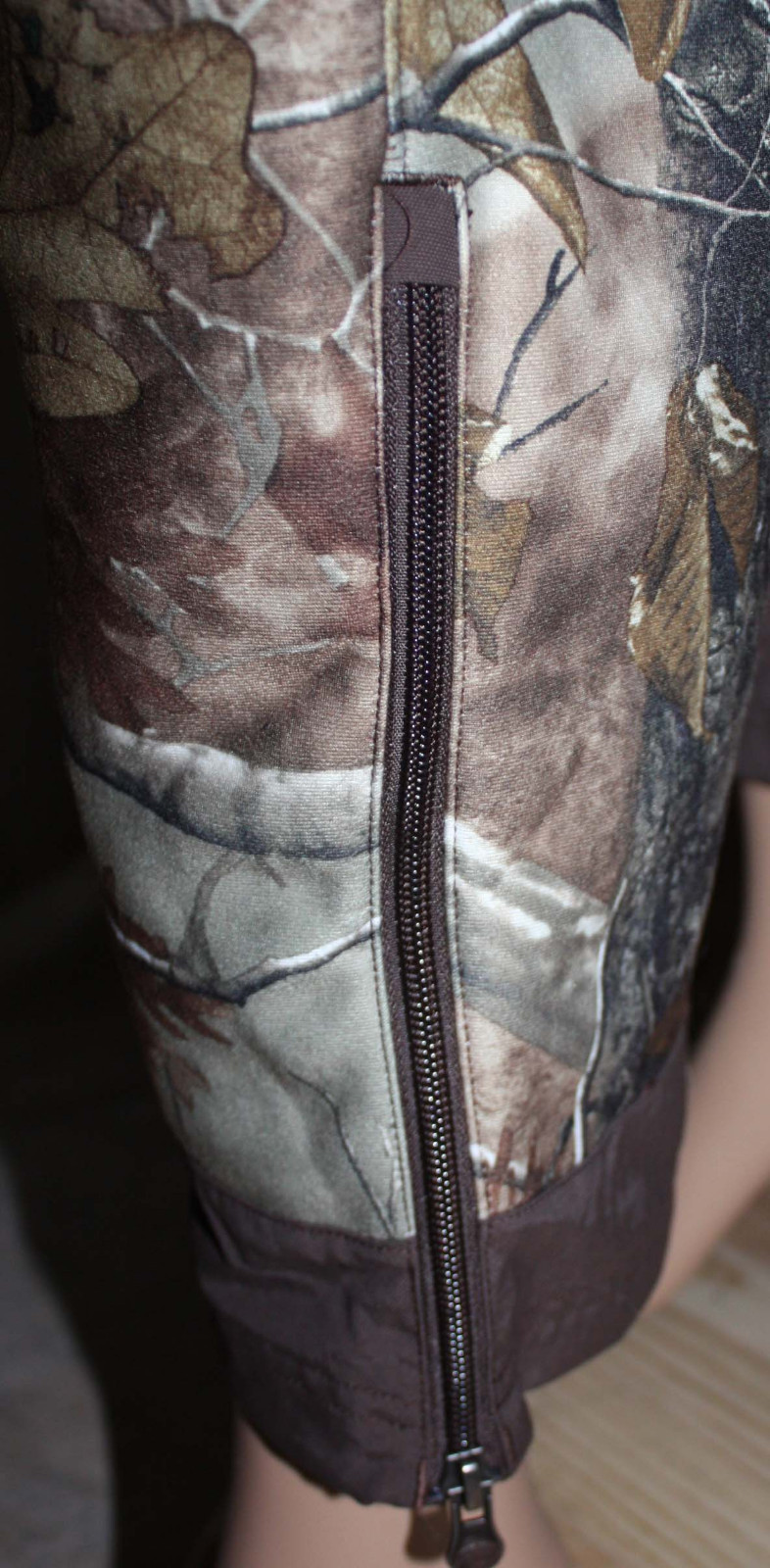 zipper anle vents on both legs