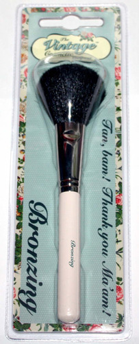 The Vintage Cosmetic Company Bronzing Brush 05571