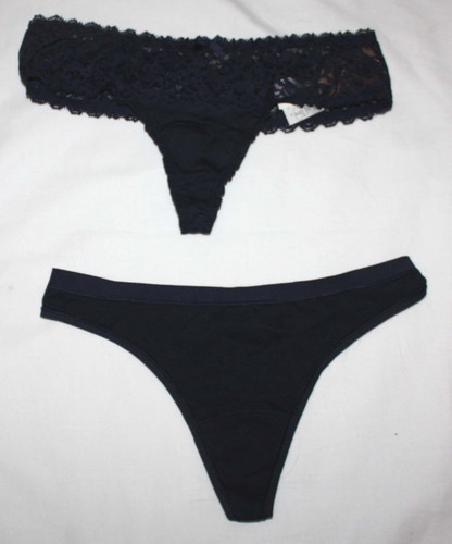 Lot 2 Hollister Women's Junior Navy Blue & Navy Blue Lace Details Thongs Sz M 03295