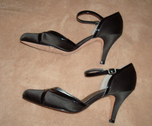 Kenneth Cole Women's Black Heels Shoes (Size 9 Medium) *Reduced* 02349