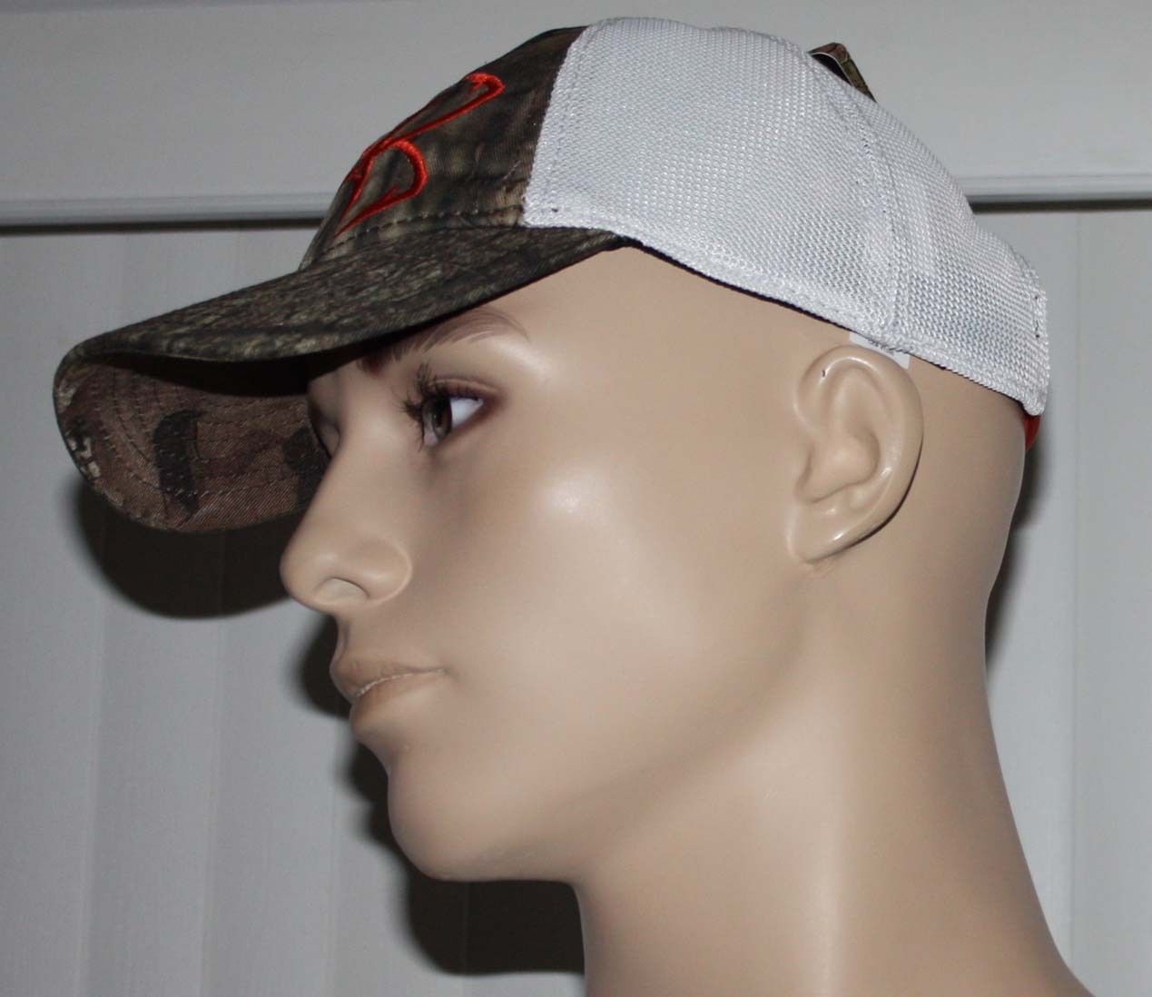Mesh side and back panels