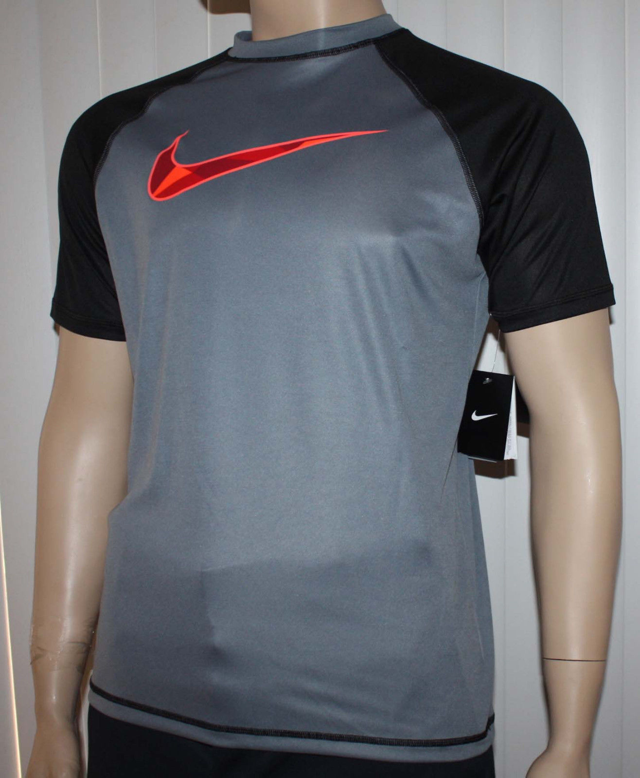 Nike Men's Dri-Fit Gray/Black Checked Swoosh UPF 40 + Shirt -Small 11047