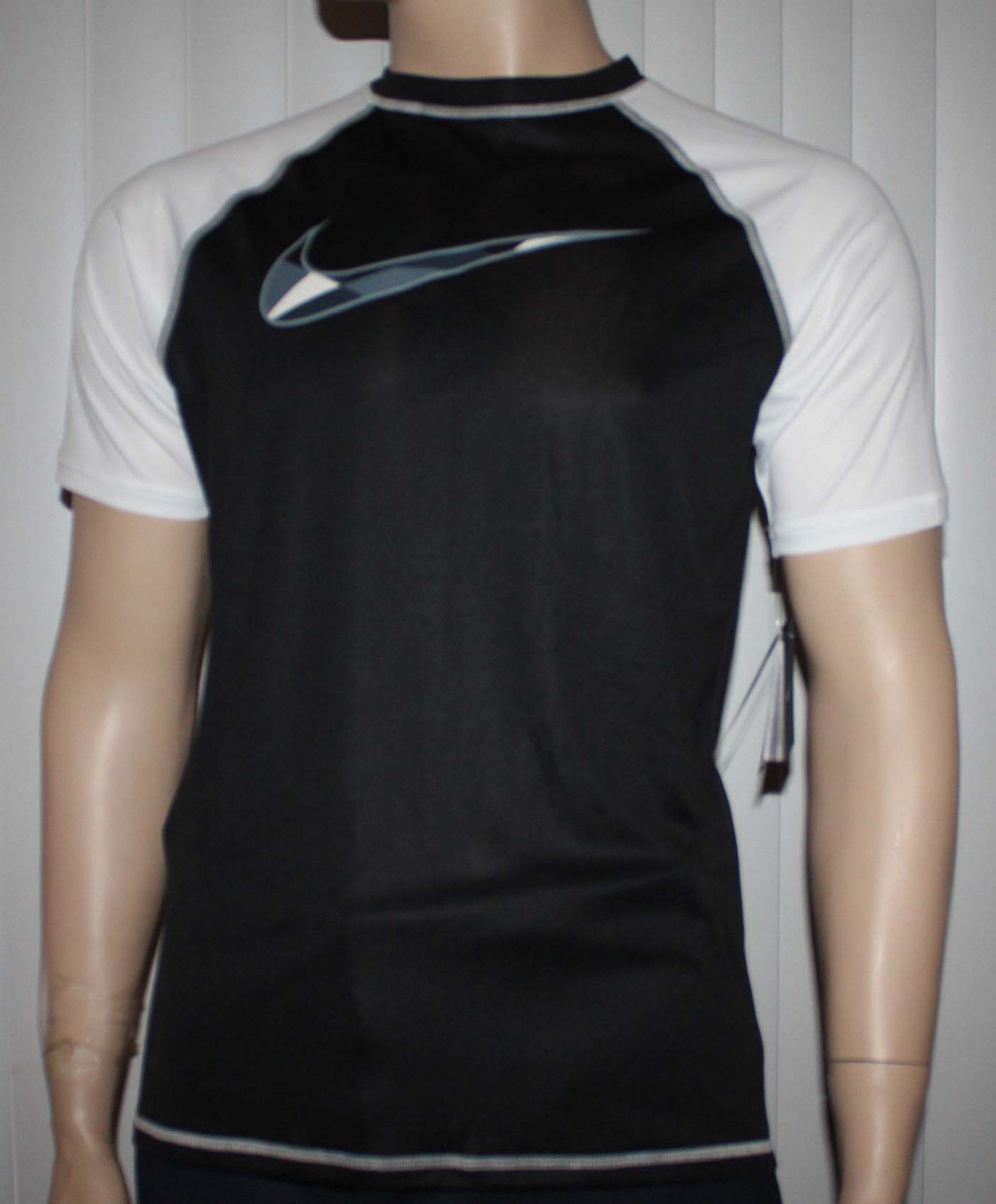 Nike Men's Dri-Fit Black/White Checked Swoosh UPF 40 + Shirt (Large) 11390