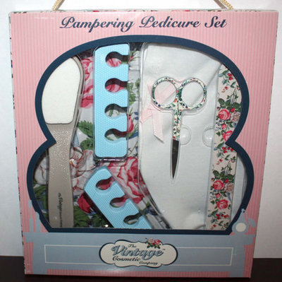The Vintage Cosmetic Company Pampering Pedicure Set The Vintage Cosmetic Company Pampering Pedicure Set