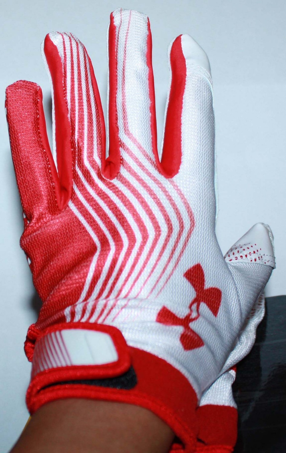 under armour football gloves red