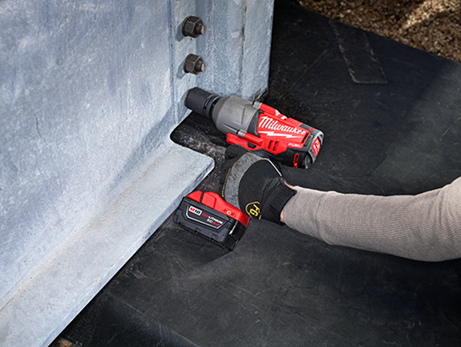 M18 FUEL™ 3/4" High-Torque Impact Wrench with Friction Ring Kit M18 FUEL™ 3/4" High-Torque Impact Wrench with Friction Ring Kit