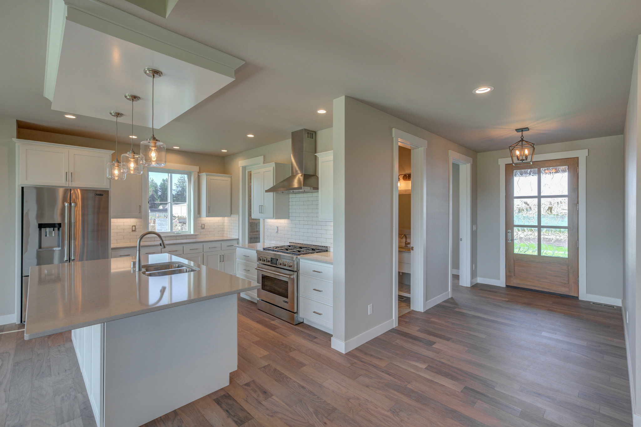 Contemporary Farmhouse 819