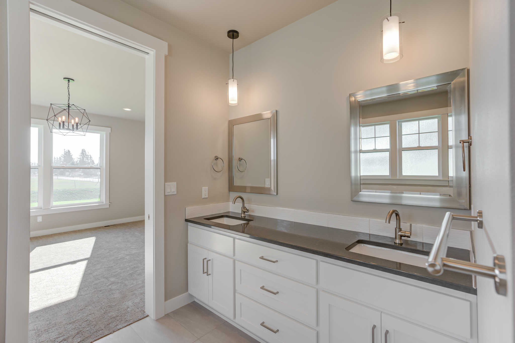 Contemporary Farmhouse 819