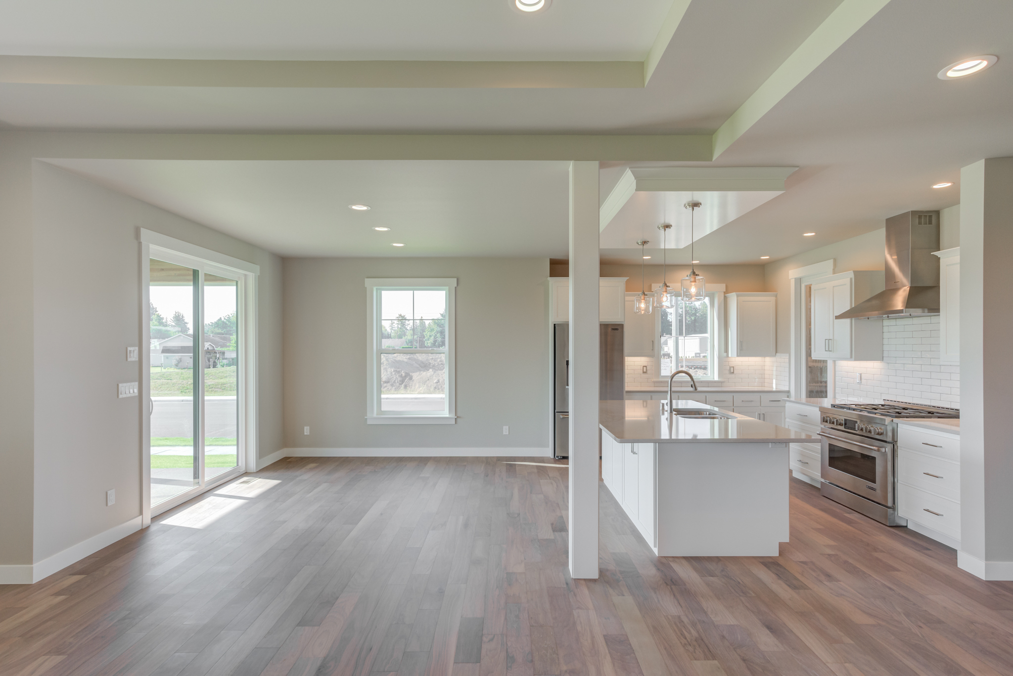 Contemporary Farmhouse 819