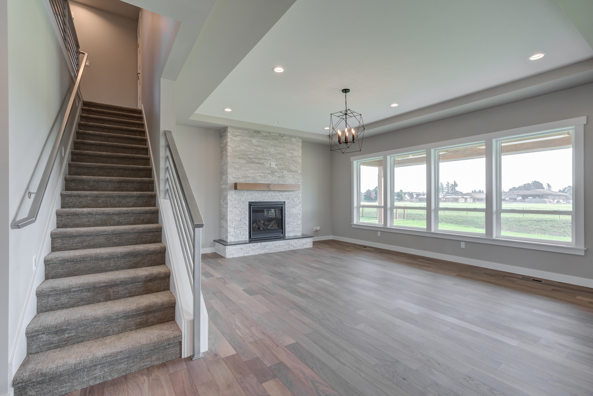 Contemporary Farmhouse 819