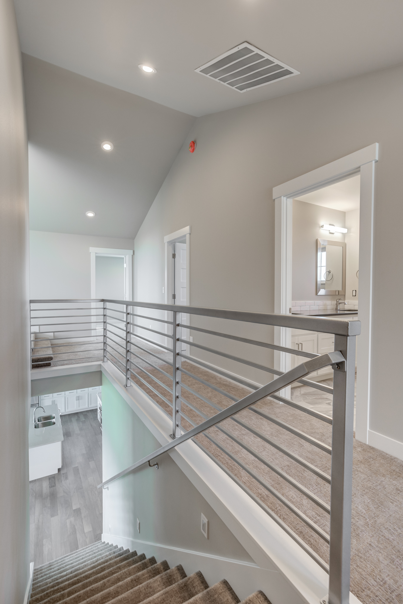 Contemporary Farmhouse 819