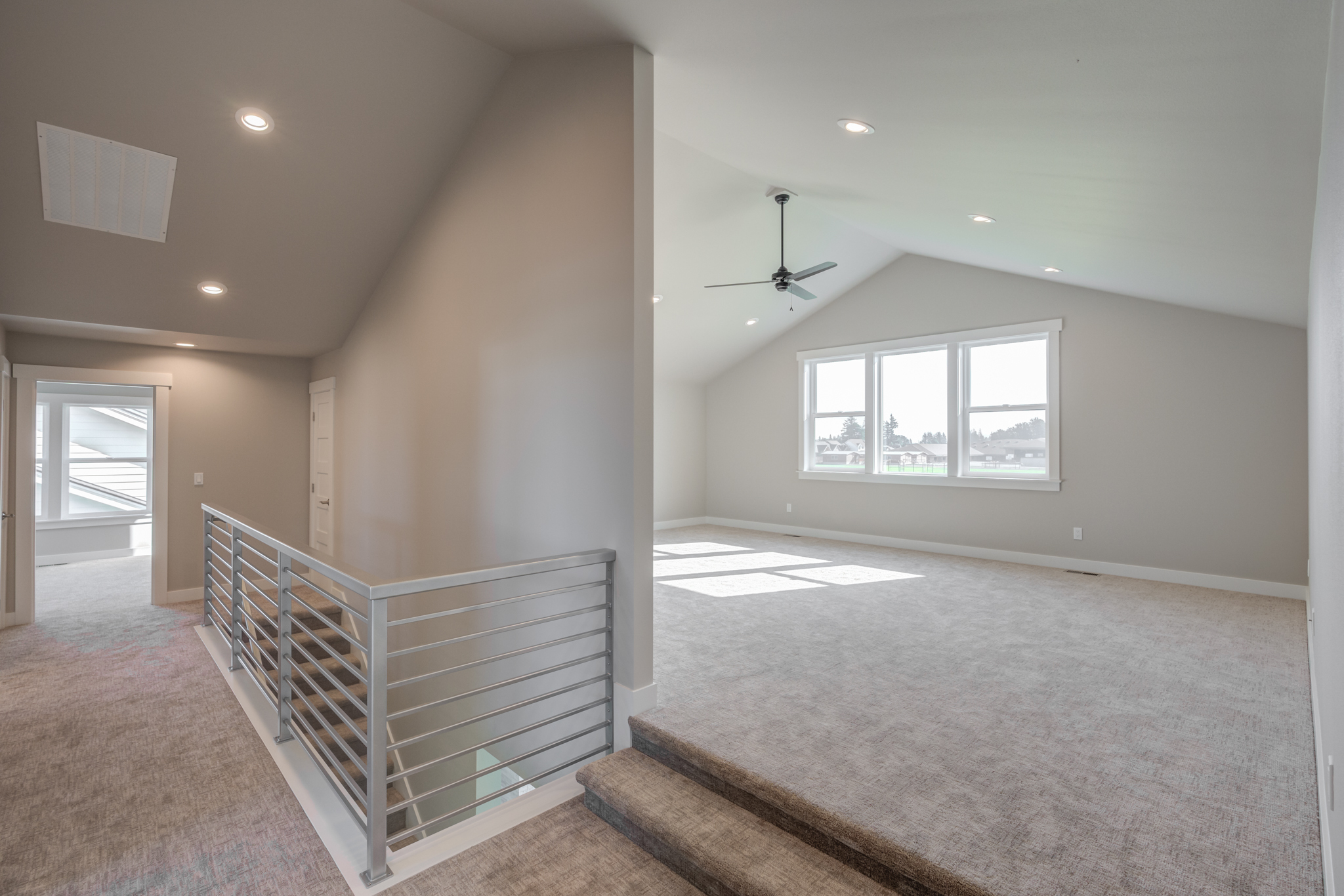 Contemporary Farmhouse 819