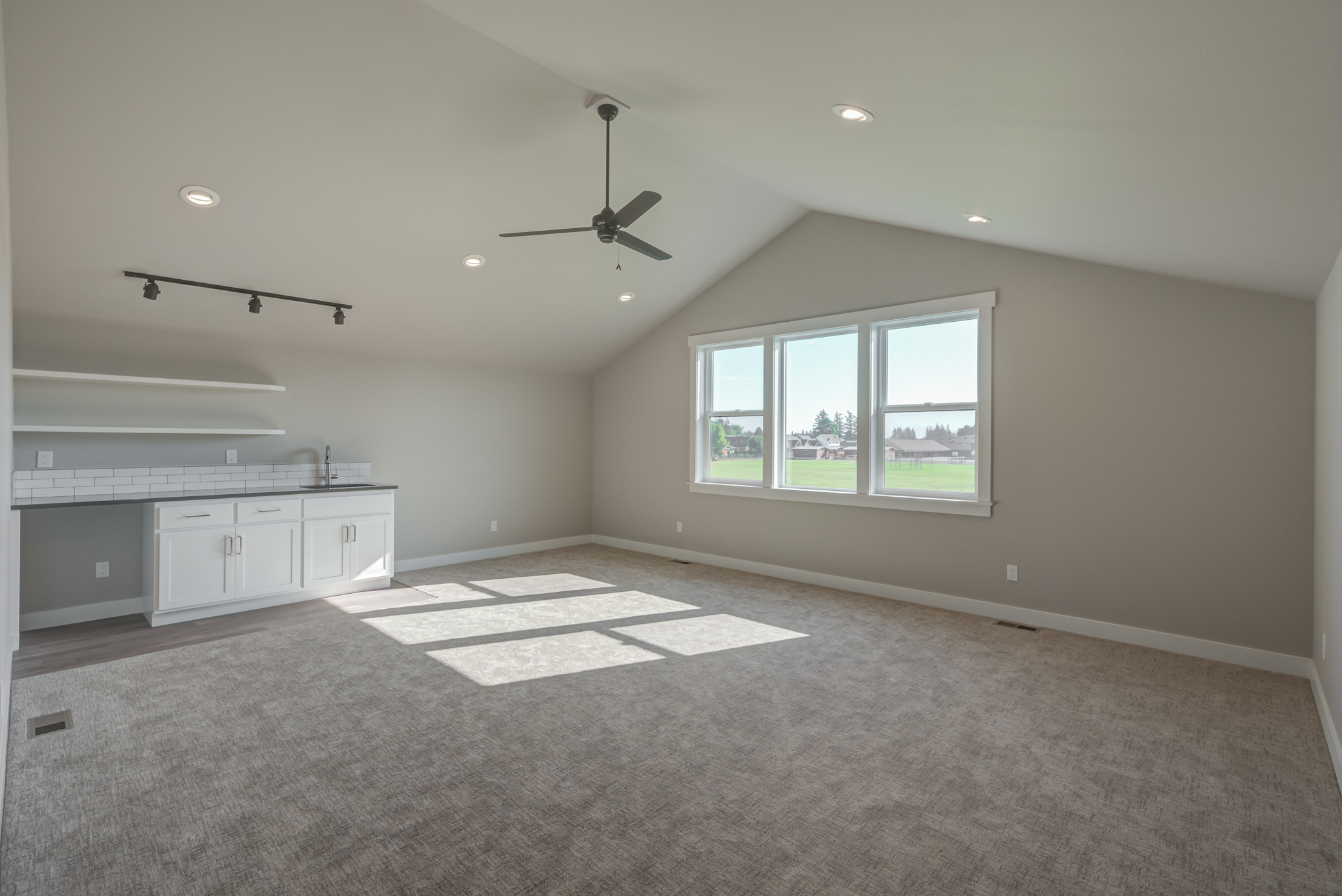 Contemporary Farmhouse 819