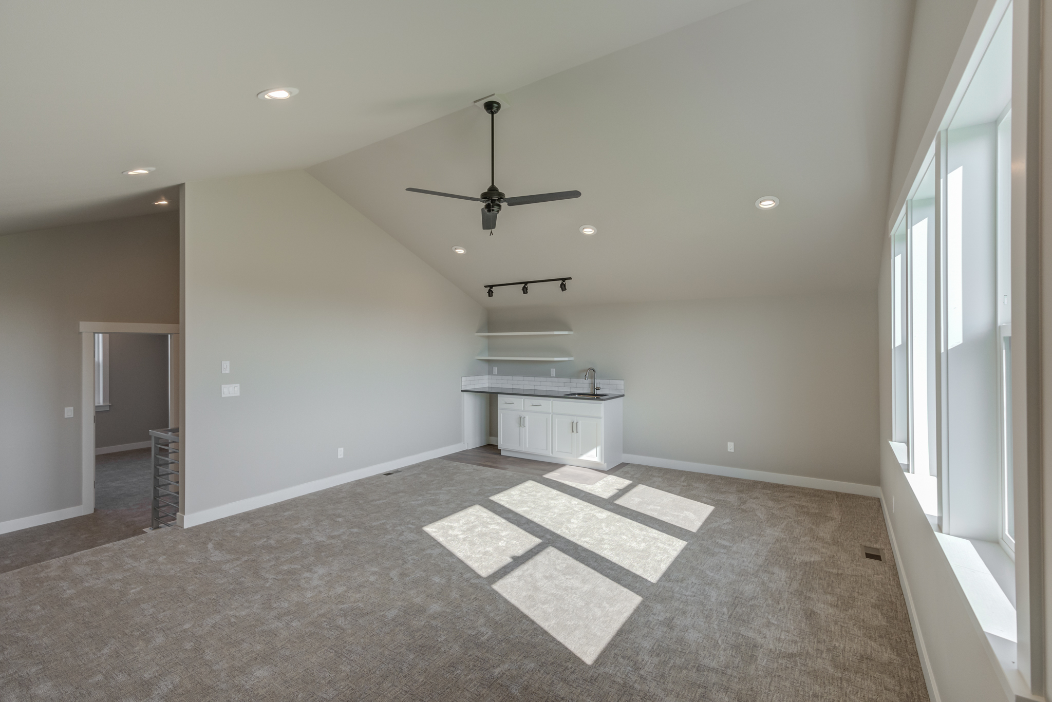 Contemporary Farmhouse 819