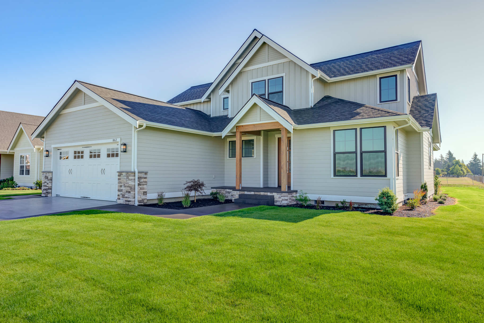 Contemporary Farmhouse 819