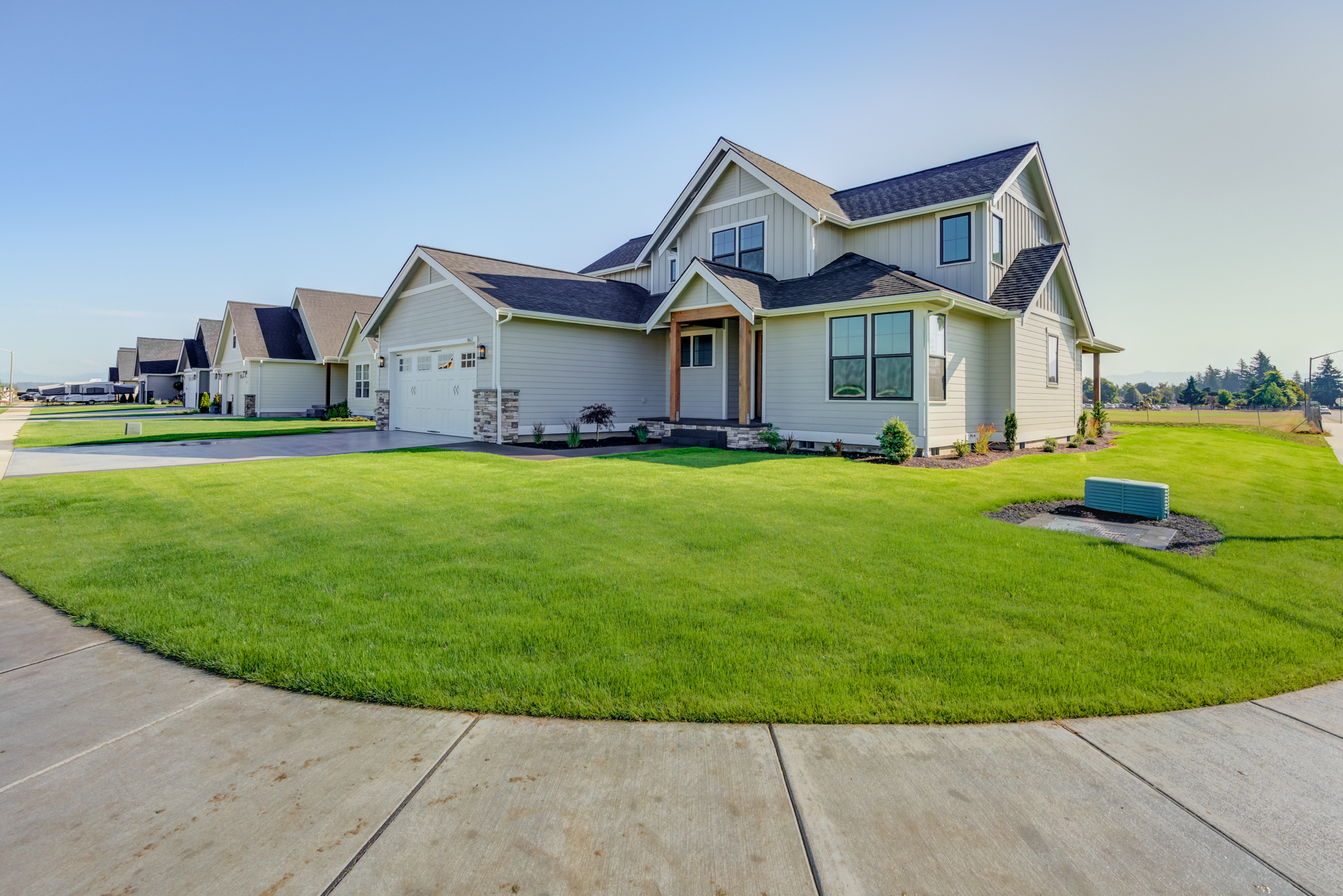 Contemporary Farmhouse 819