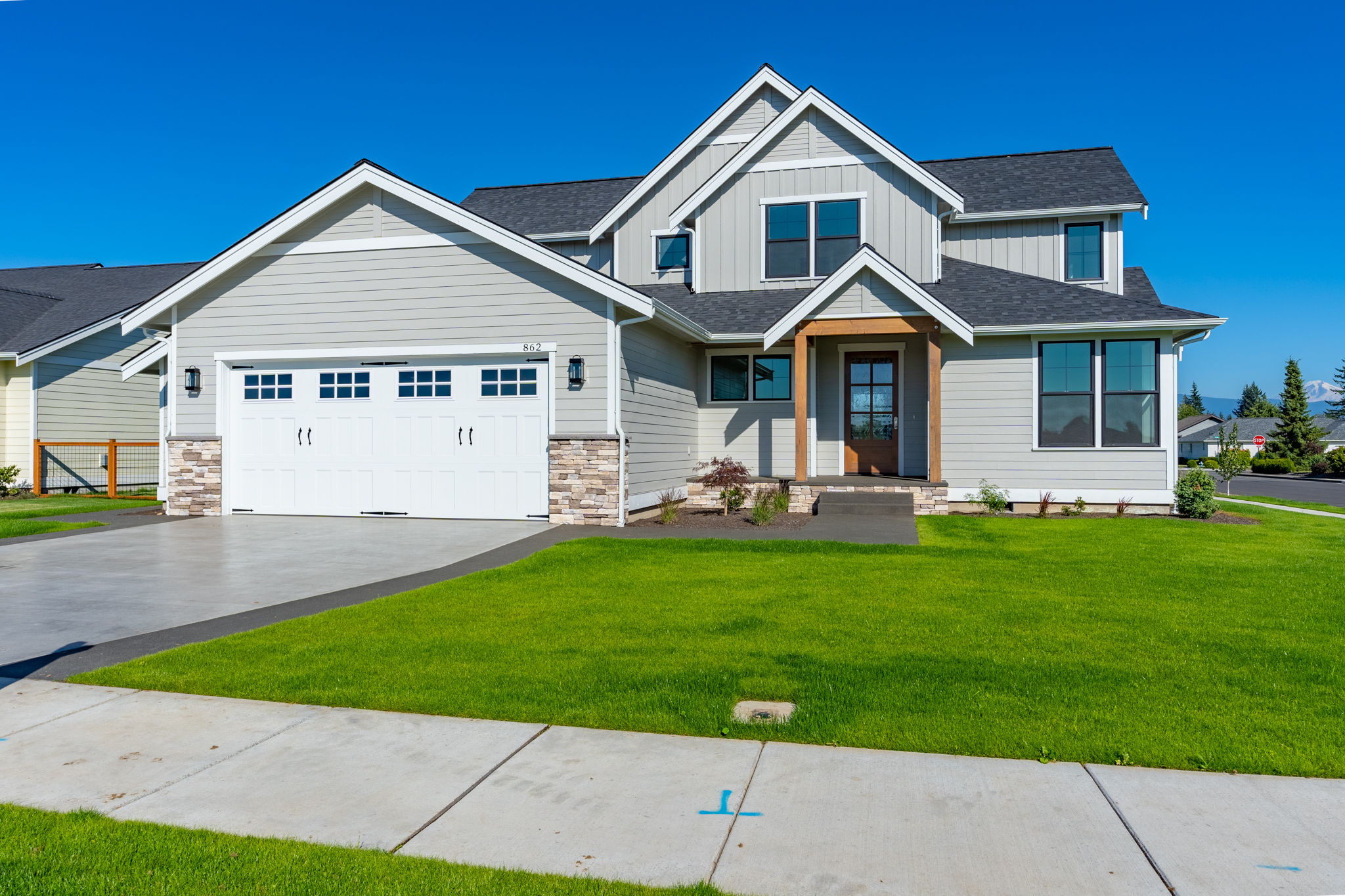 Contemporary Farmhouse 819 819