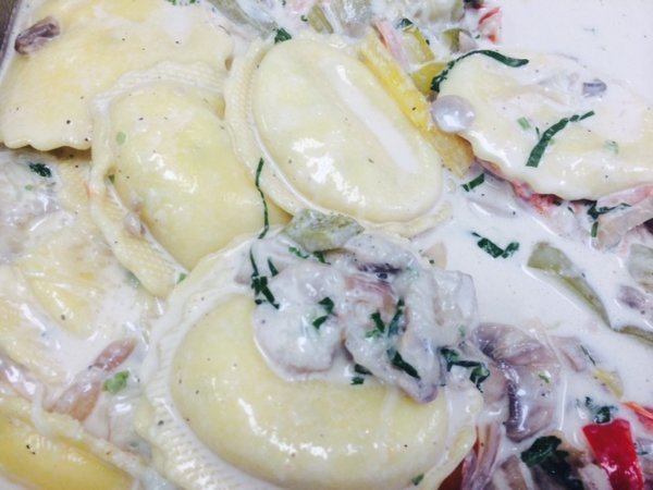 Cheese Ravioli in Mushroom Sauce Cheese Ravioli in Mushroom Sauce