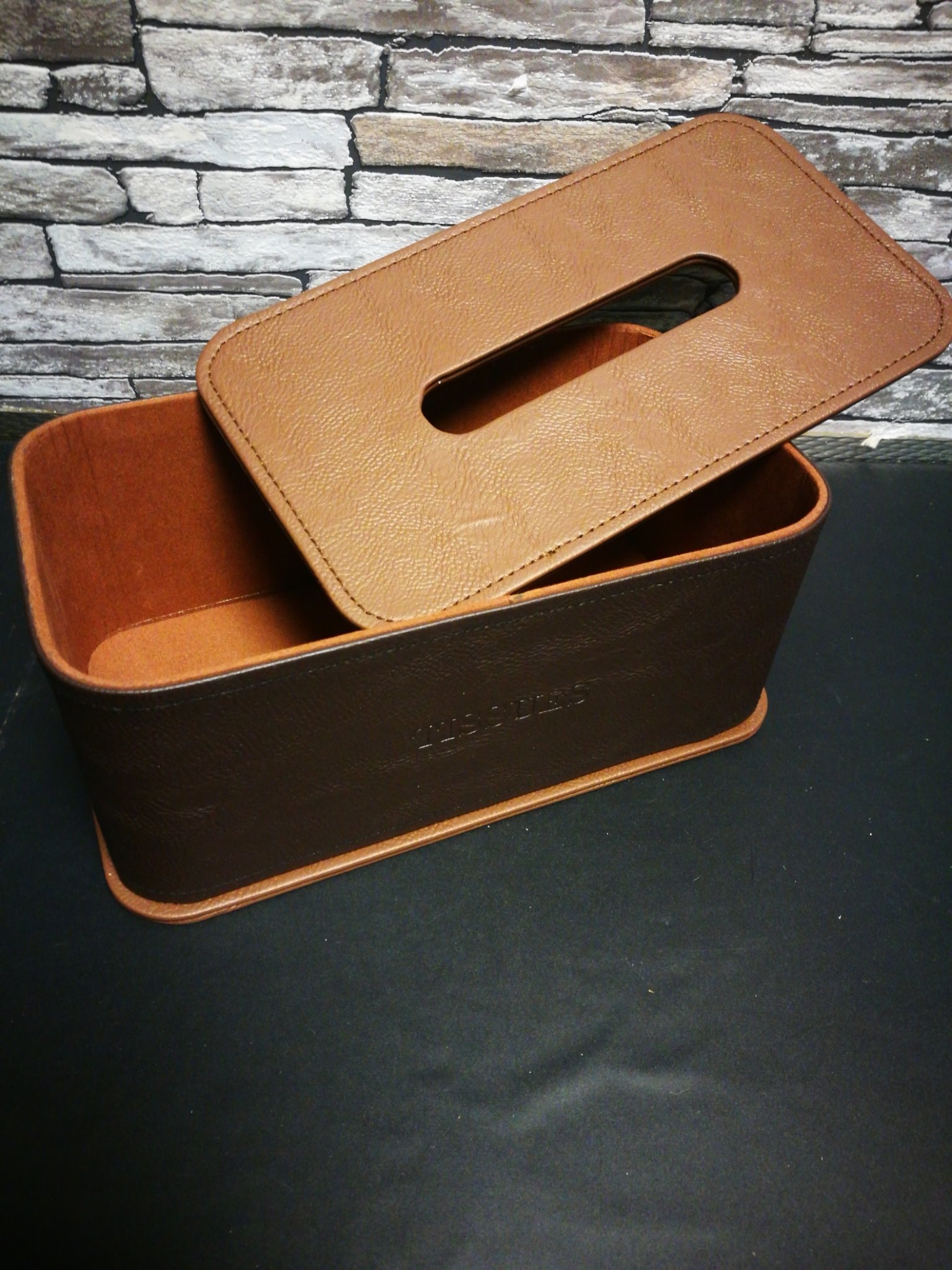 Leren tissue box