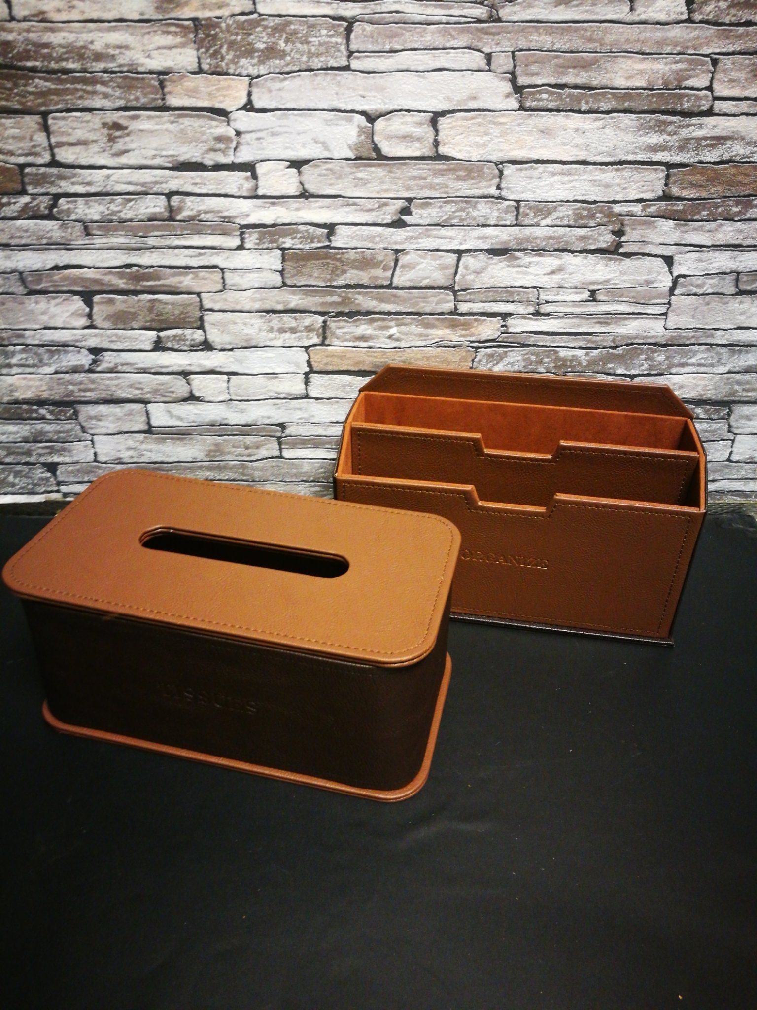 Leren tissue box