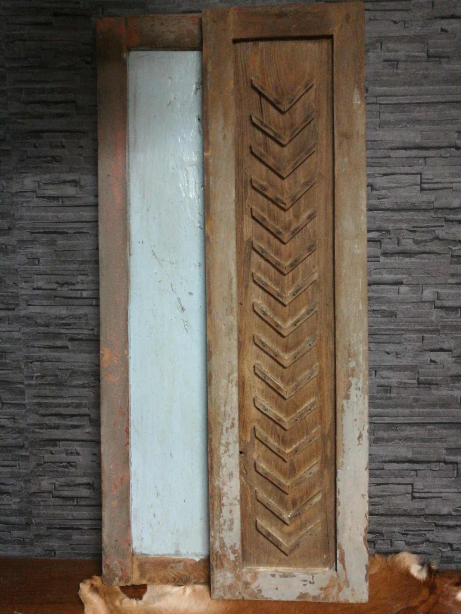 Oude houten luik "pijl" 01338