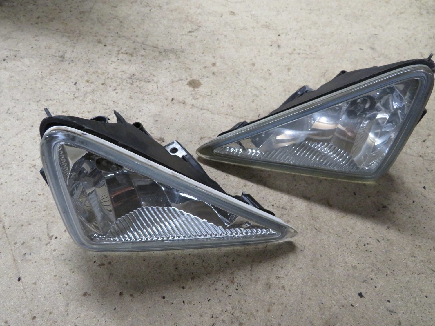 Civic Type R FN2 A pair of front bumper Fog Lights with Bulbs Complete