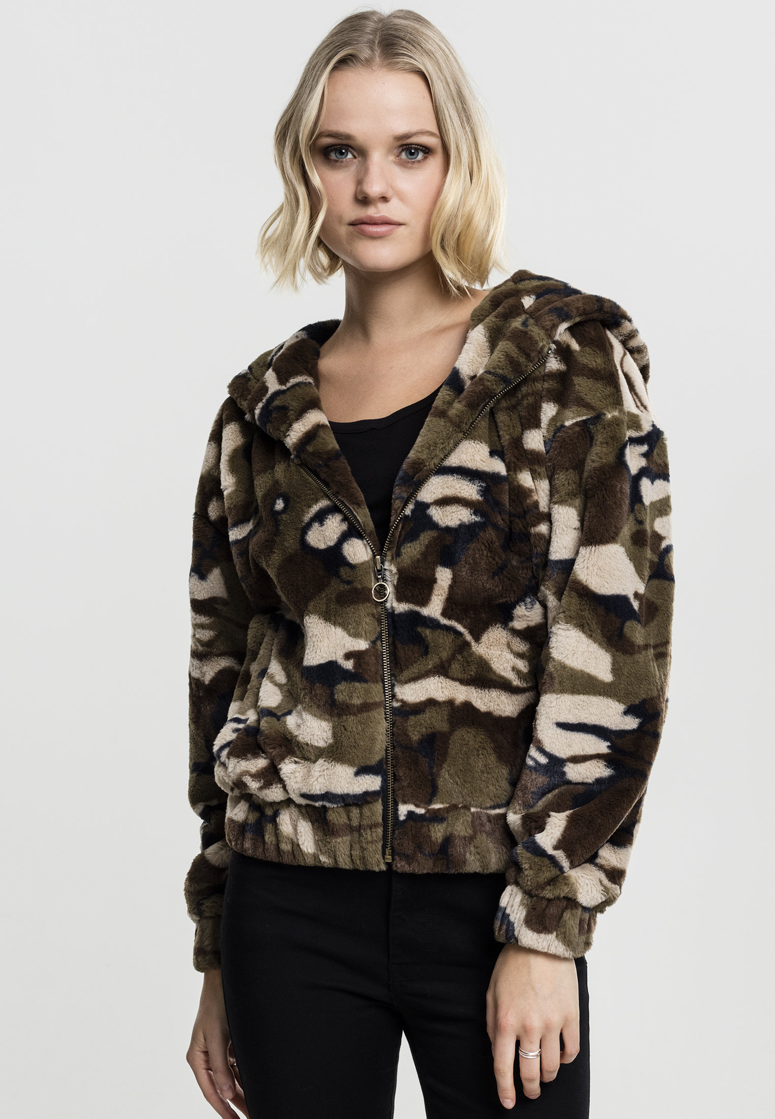 Blouson femme camouflage URBAN CLASSICS en fourrure synthétique