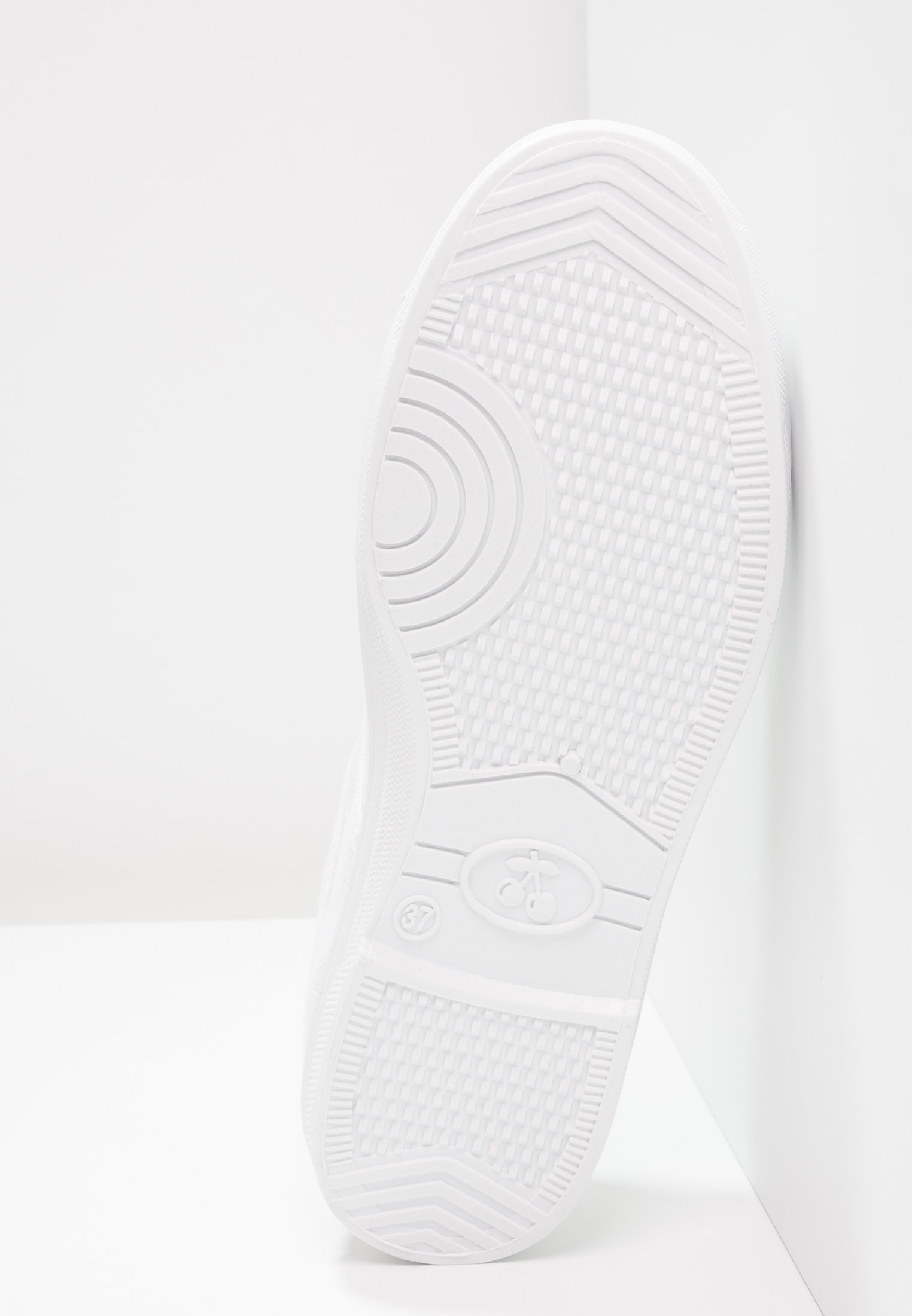 Baskets femme LE TEMPS DES CERISES basic 02 blanc