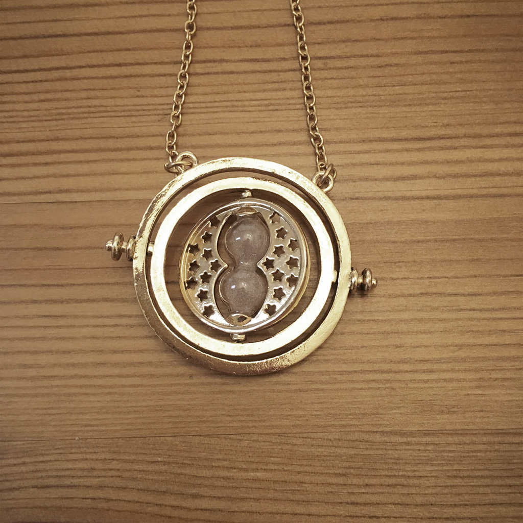 Hourglass necklace - natural TTNatural