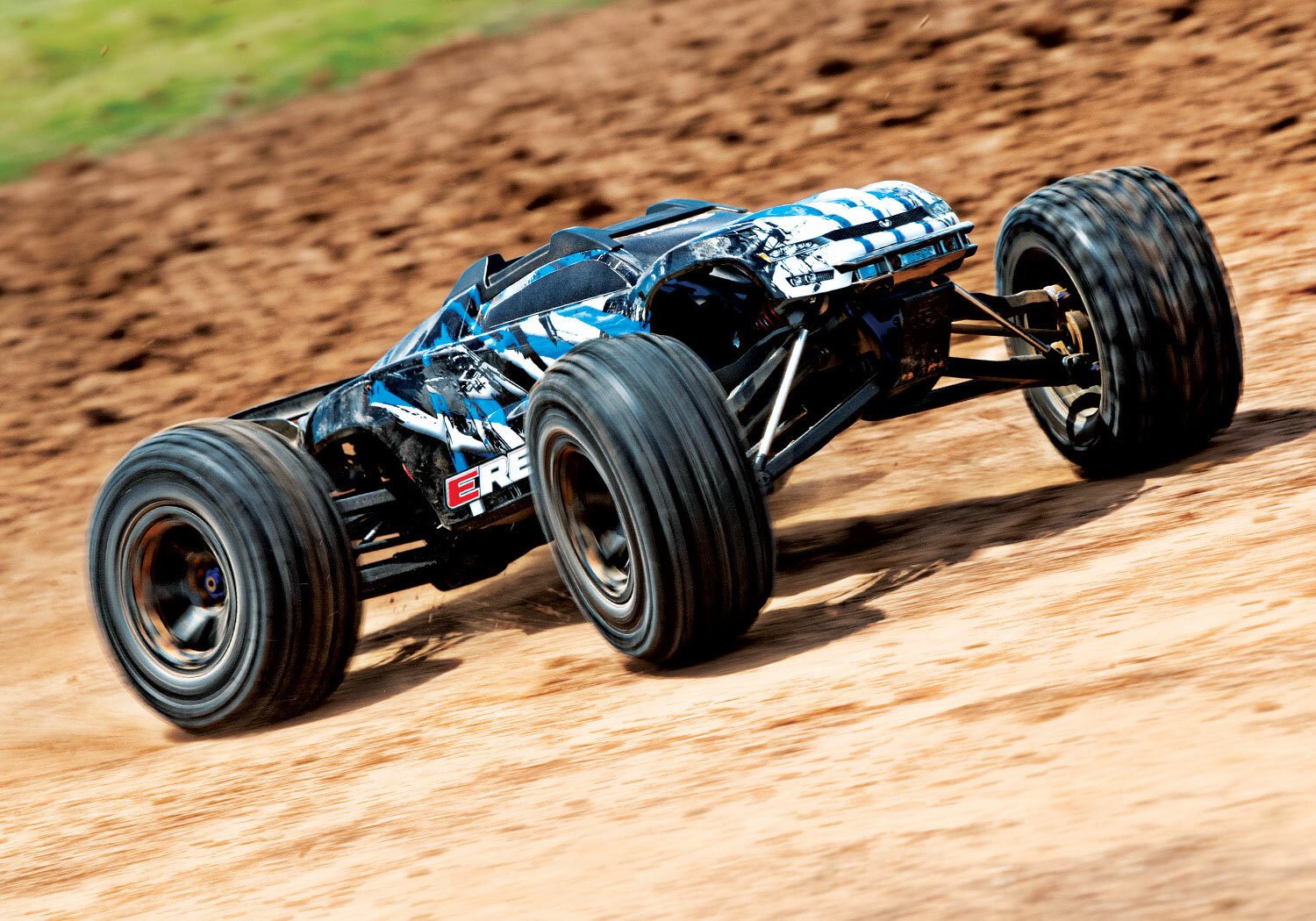 Traxxas E-Revo 4WD Brushless Electric Racing Monster Truck (VXL-6S/TQi/No Batt/No Chg) Traxxas E-Revo 4WD Brushless Electric Racing Monster Truck (VXL-6S/TQi/No Batt/No Chg)