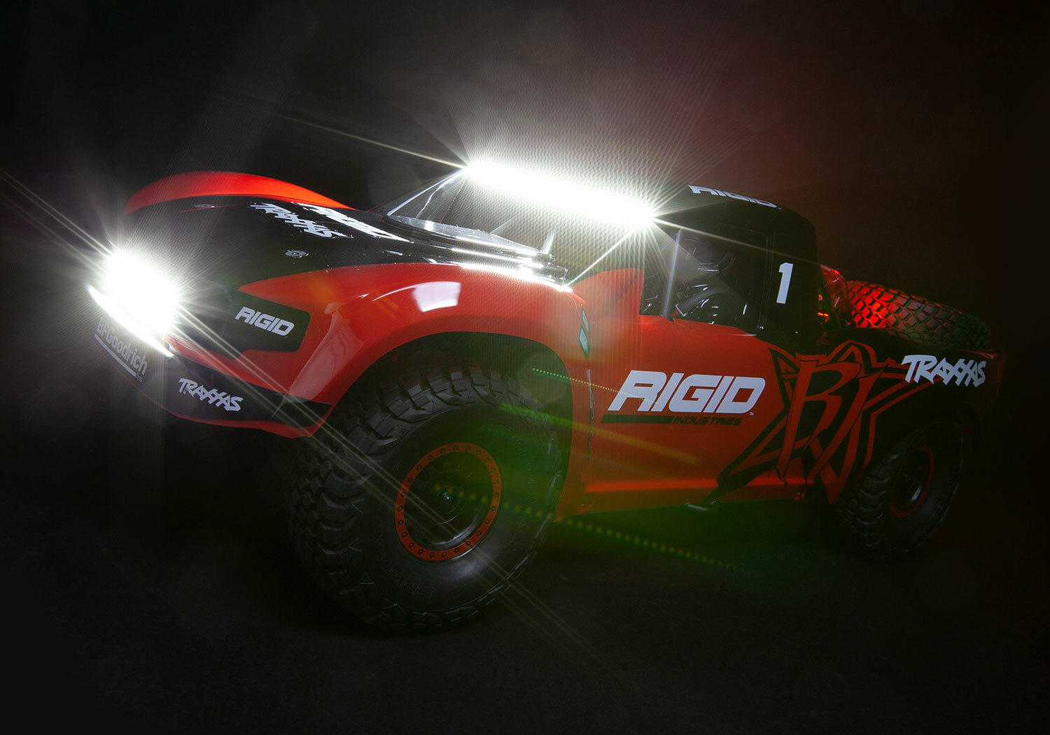 Traxxas UDR Unlimited Desert Racer Pro-Scale™ with Lights (VXL-6S/TQi/No Batt/No Chg) Traxxas UDR Unlimited Desert Racer Pro-Scale™ with Lights (VXL-6S/TQi/No Batt/No Chg)