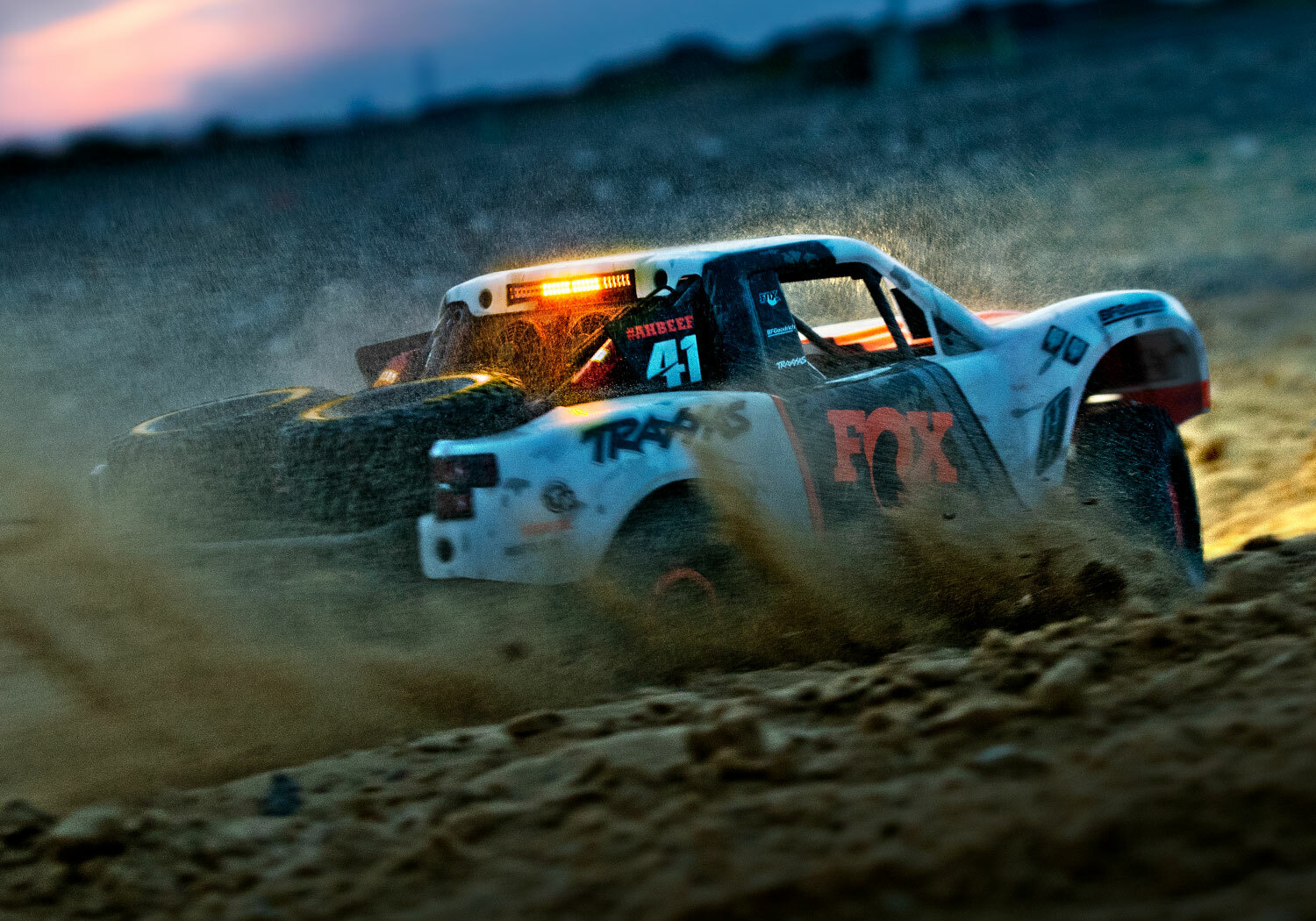 Traxxas UDR Unlimited Desert Racer Pro-Scale™ with Lights (VXL-6S/TQi/No Batt/No Chg) Traxxas UDR Unlimited Desert Racer Pro-Scale™ with Lights (VXL-6S/TQi/No Batt/No Chg)
