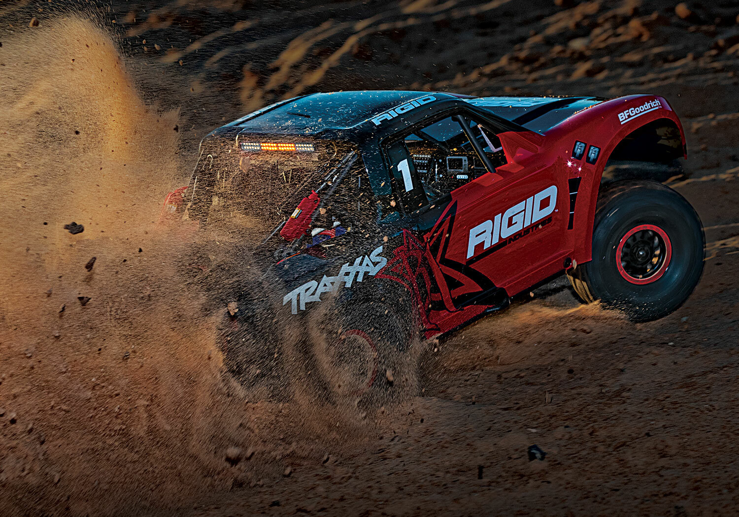 Traxxas UDR Unlimited Desert Racer Pro-Scale™ with Lights (VXL-6S/TQi/No Batt/No Chg) Traxxas UDR Unlimited Desert Racer Pro-Scale™ with Lights (VXL-6S/TQi/No Batt/No Chg)