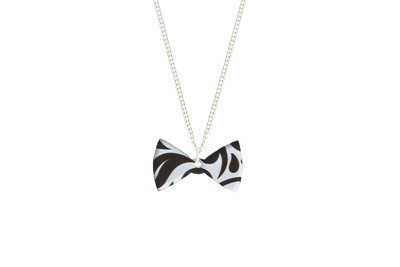 Bow Tie Pendant Sculpted Style on Chain Necklace Bow Tie Pendant Sculpted Style on Chain Necklace